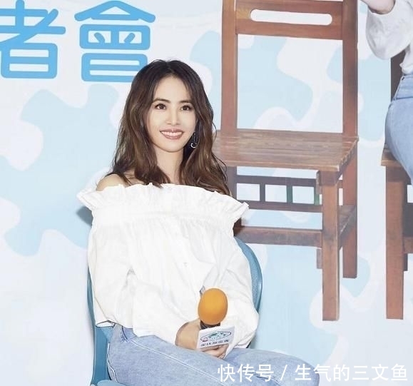『也敢』蔡依林太大胆了吧!这种裤子也敢穿上台,林志玲穿也得想一想
