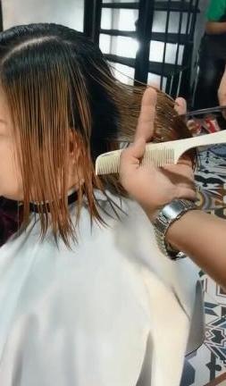 脸超大的女孩想剪个短发，没想到剪完之后整个人变得这么的有气质