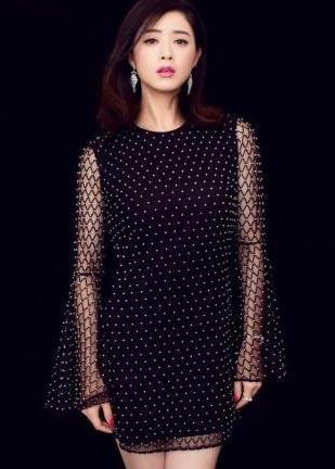 乐基儿放弃身材，这副乳和麒麟臂娱乐圈没谁了，网友：蒋欣你过来