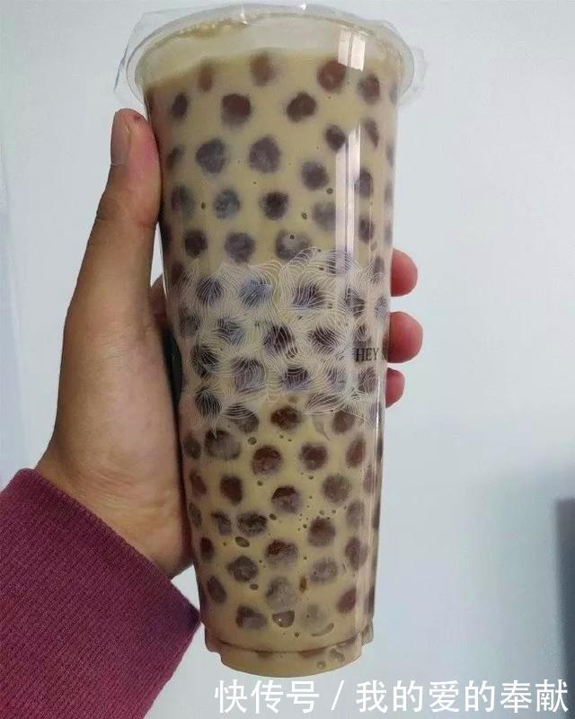 「告诉」每日一笑:想喝珍珠奶茶,告诉老板多放珍珠,结果……