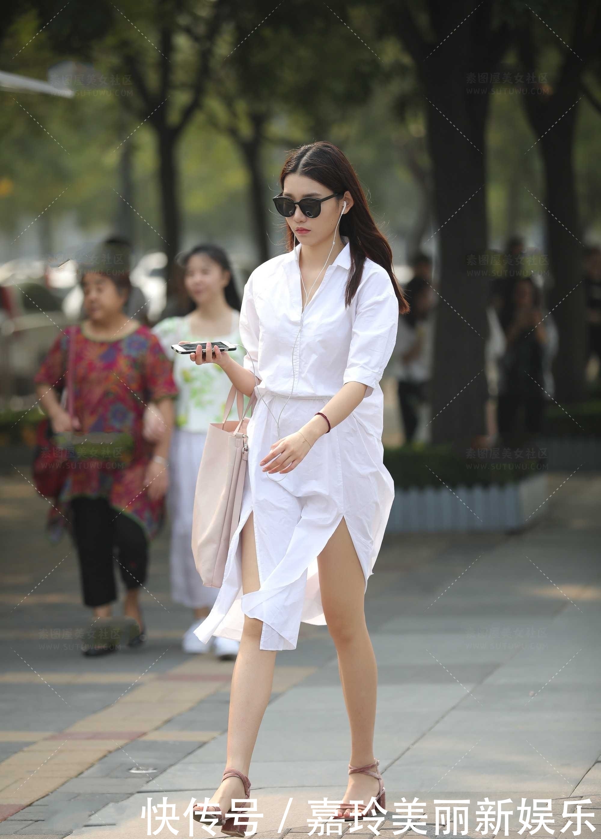  【清爽】美女街拍：小姐姐干净清爽，穿一件白色衣服，美美的