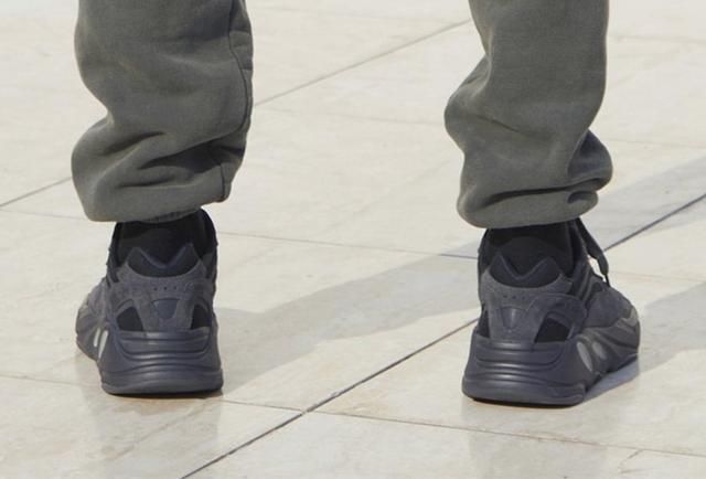 Yeezy 700 V2 发售日期曝光！可是第一代国内什么时候能发？