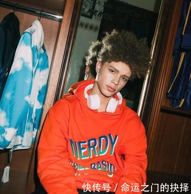  卫衣上■卫衣 一年四季都让你时髦的单品