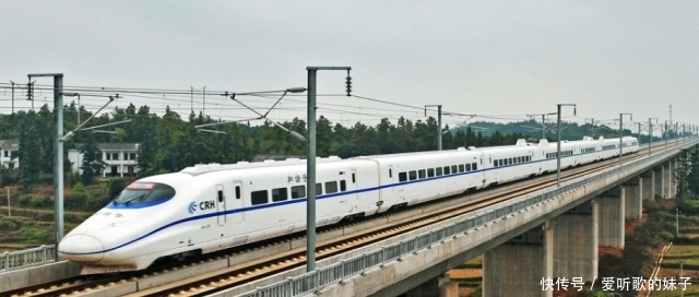  高铁@相比高铁、飞机，为什么有的人更喜欢坐火车？背后原因令人