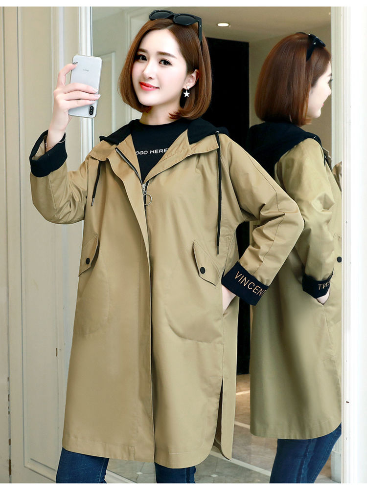 中国制造“风衣”一夜而红，最适合40岁女人穿，越看越洋气