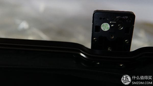 便宜量足的大容量行李箱:网易严选28寸pc铝框拉杆箱