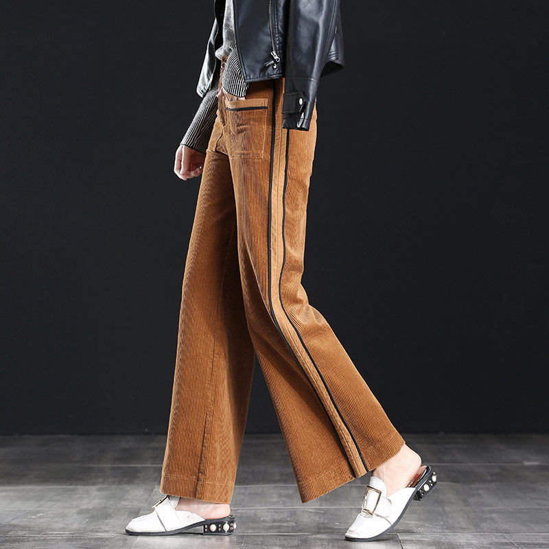 小脚裤过时了，今秋流行“阔腿直筒裤”，搭洋气小衫，美嫩又吸睛