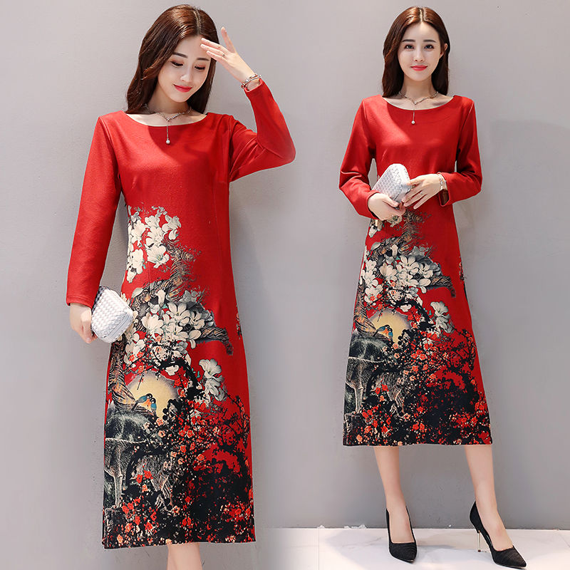 哥哥结婚，53岁妈妈穿这，高雅旗袍裙!风韵犹存，简直惊艳全场