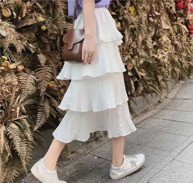  「波点半身裙」今年流行这种“优雅半身裙”，仙气十足，无论搭小衫还是T恤都美