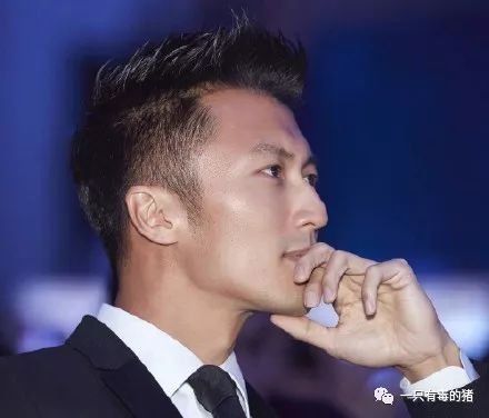 卸了妆的王一博和鹿晗，一点都不娘