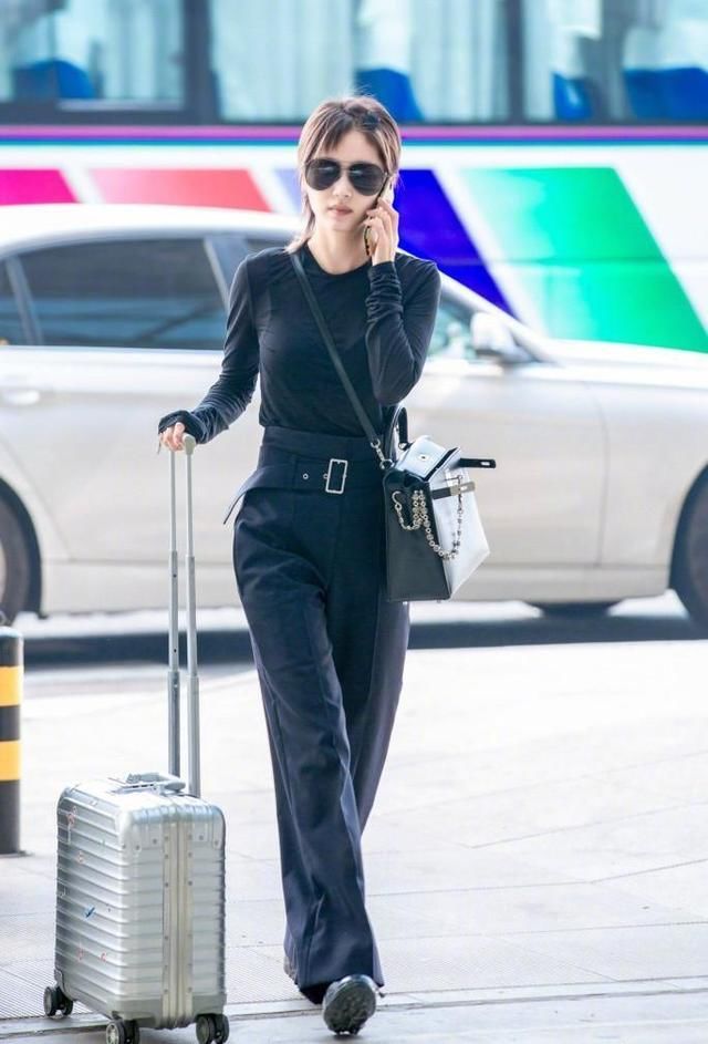 蒋欣撞衫王子文,一个似超模一个矮胖挫,网友:娘娘看了要气死