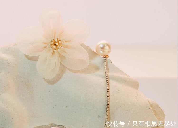 『施华洛世奇』穿的好看不如戴的好看?女明星全靠它吸睛,不信你试试