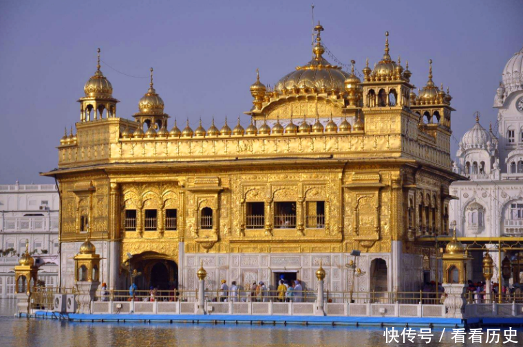 这座耗费1500斤黄金建的庙,每天用几十吨食材,免费供应游客吃喝