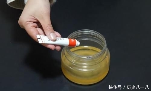 用法■几毛钱的红霉素软膏成了"淡斑专家"?医生道出了用法和答案