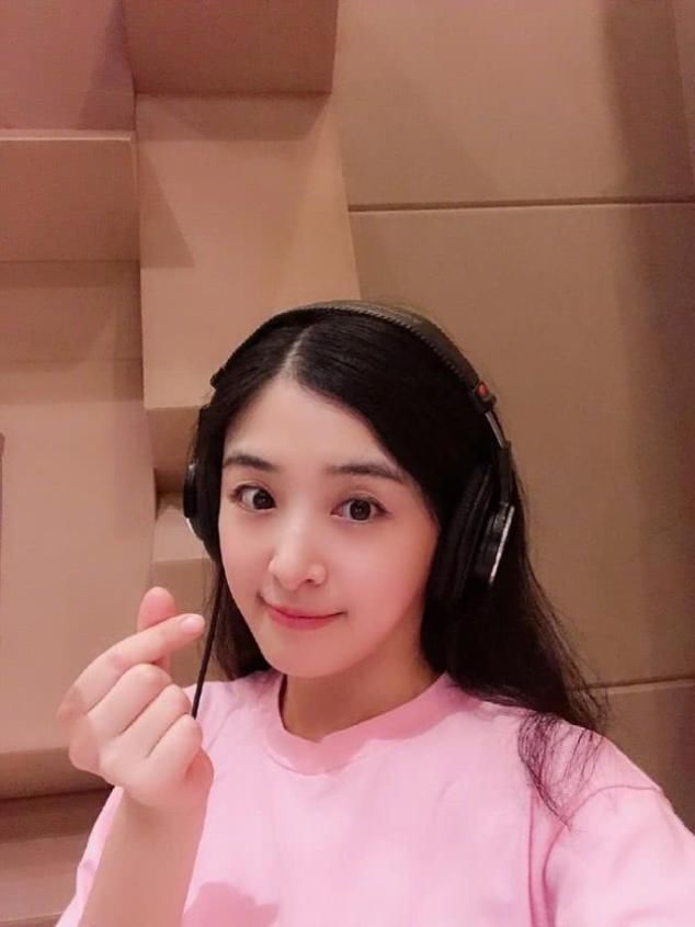「日子」张含韵回应与彭冠英领证结婚,单身未婚,只想过好自己清净日子