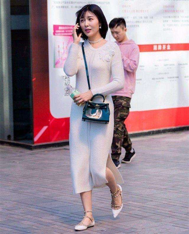 街拍:连衣裙凸出迷人身姿, 图4小姐姐轮廓太完美了