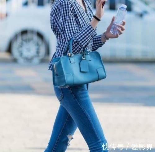 美女■身材姣好的牛仔裤美女,简约大气,尽显都市女神范儿!