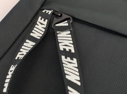  #拉链#Nike耐克2020夏季潮流胸包亲测，八大亮点让你知道值不值