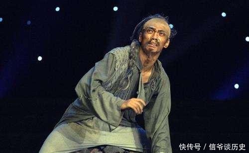 「己作为一」重读《孔乙己》年少不懂孔乙己,读懂已是书中人,成年人的悲哀