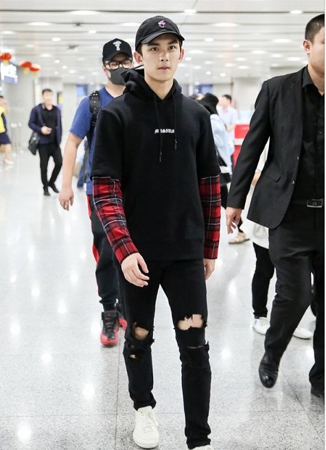 开学季明星校花校草怎么穿?王俊凯千玺宋祖儿欧阳娜娜做示范