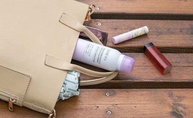 3秒极速美白，清爽、透气、不粘腻，这款防晒喷雾让你瞬间从非洲