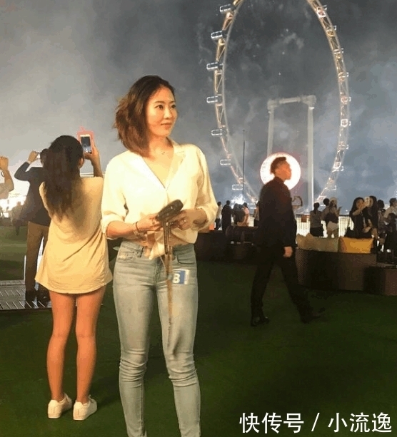  「女人」人家都说穿紧身牛仔裤的女人更妩媚更干练，今天总算是体会到了