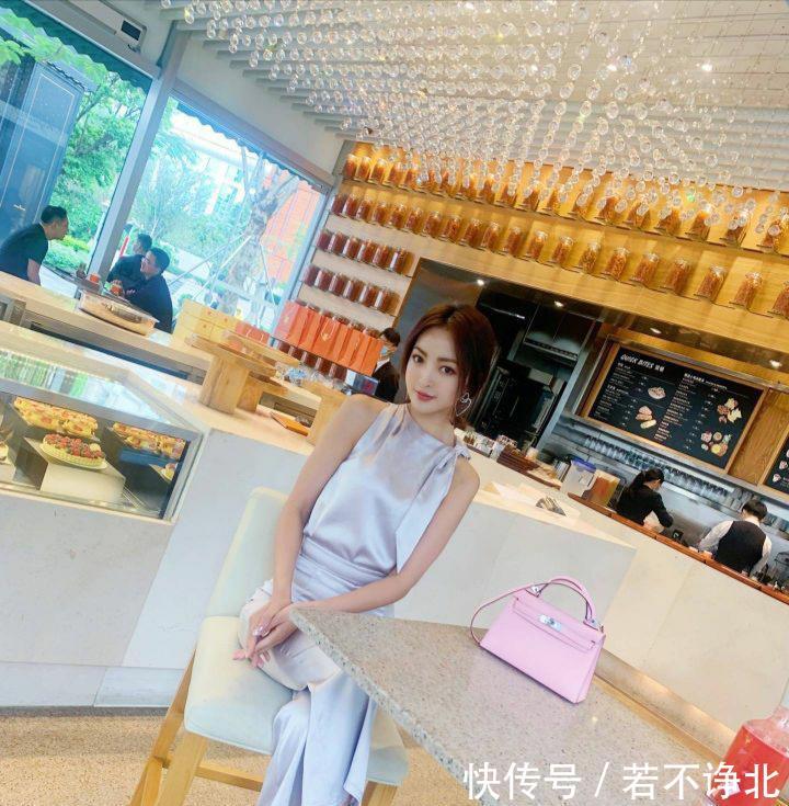  『名媛』夏季名媛穿搭更时尚，显高贵又显气质，简约造型也能美成女神