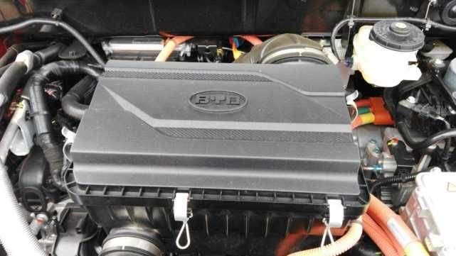  [能比]开纯电动汽车一年，能比开燃油车省多少钱？老司机给你算笔账