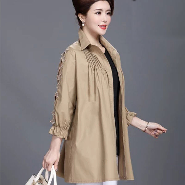 牛仔裤落伍了!今秋流行薄风衣+小脚裤,老婆和妈妈一口气买3件