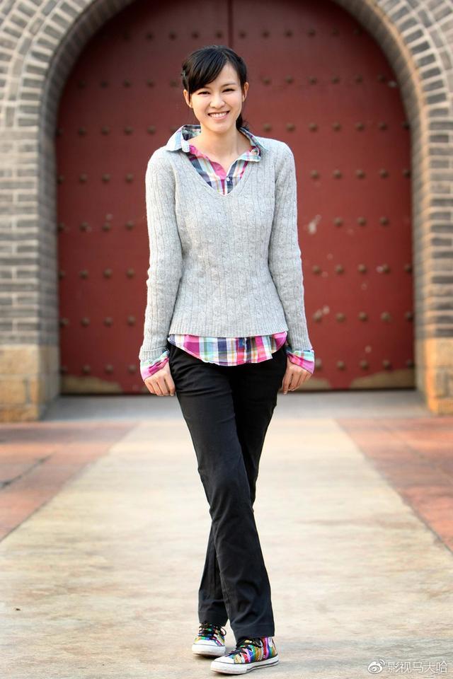 李艾删博道歉反被怼？这下摊上事了 明星要注意言行！