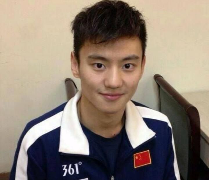 「 宁泽涛」宁泽涛傍富婆，事有反转原来是虚假消息，心酸？奥运冠军被包养