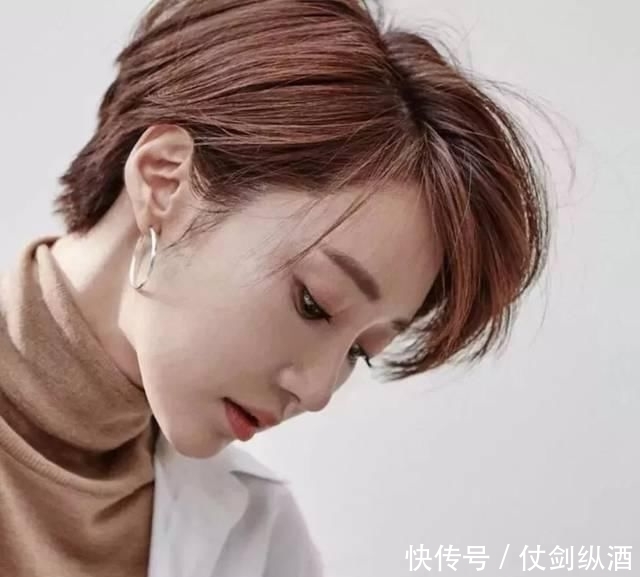 短发@短发别乱剪!一不小心翻车式“毁容”!认准2个剪发黄金法则,轻松美翻今夏!