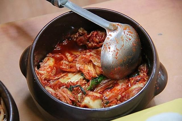 韩国盛产美女和小鲜肉外,街头美食也还是有点