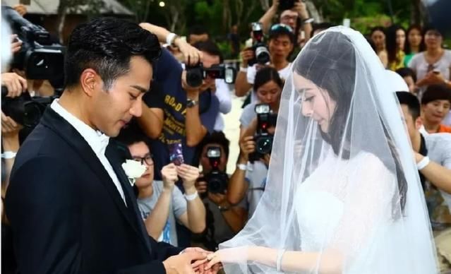 辟谣离婚后刘恺威杨幂首发博，女方晒甜美自拍力证感情