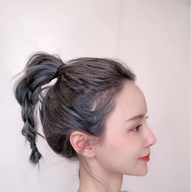  「修颜」男生韩式中分发型怎么弄很简单的 梳中分男发要么复古要么修颜