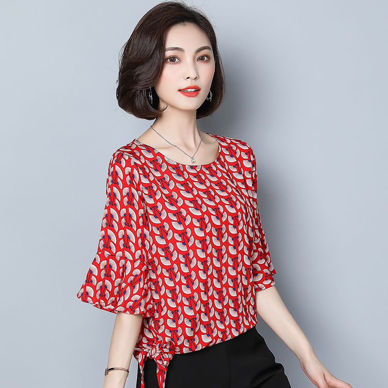 姐姐都48了偏不穿妈妈装，谁都想不到这样的小衫其实更美更年轻