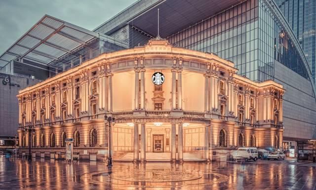 星巴克爆改百年老建筑，将闲置“废楼”改出王炸！网友：别卖咖啡