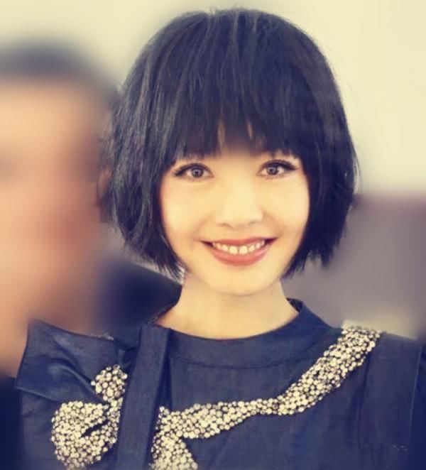 换发型要慎重!张天爱年轻10岁，鲁豫年轻20岁，韩雪却被打回原形