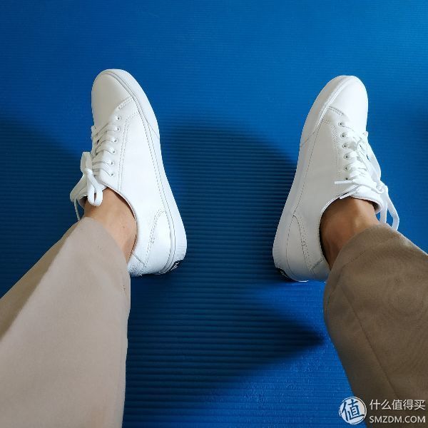 记录穿搭进阶之路 篇一:Sperry斯佩里低帮男款小白鞋