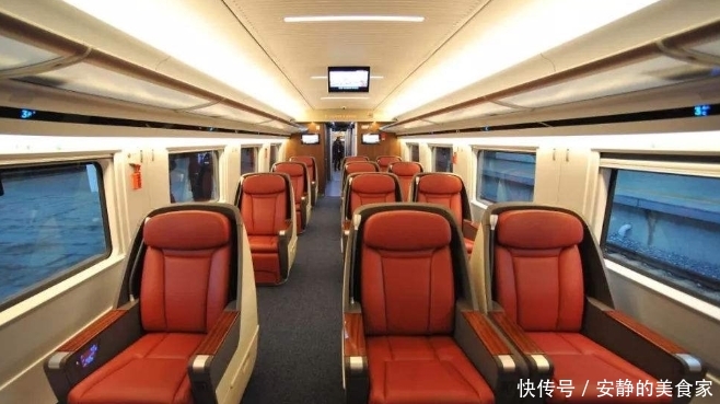  「情侣」美国情侣旅行从北京去上海，放弃飞机选择高铁，原因常