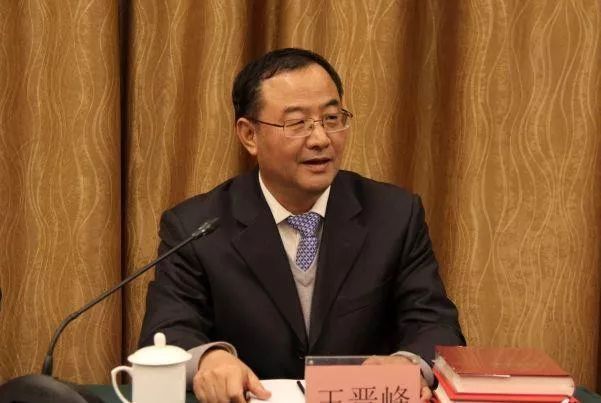  [秘书长]市委秘书长收巨额礼金后“交小留大”被双开