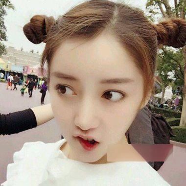 夏季最具凉爽的双丸子头扎发,轻松呈现出你意想不到流行!