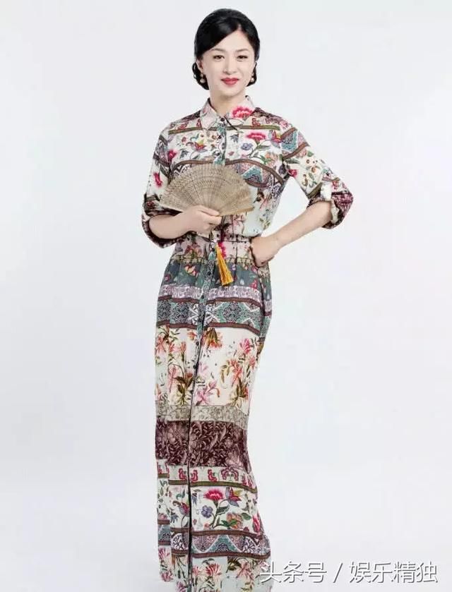 金星穿上5cm的猫跟鞋，女人味爆棚，43码的脚看成36码！