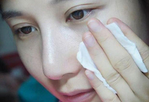 皮肤科主任:药店一白色乳液，每晚偷偷抹一抹，满满胶原蛋白