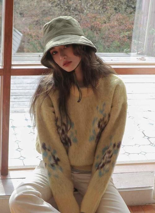 『深蓝色』学会针织衫的“3部曲”,一件就可以过完春天