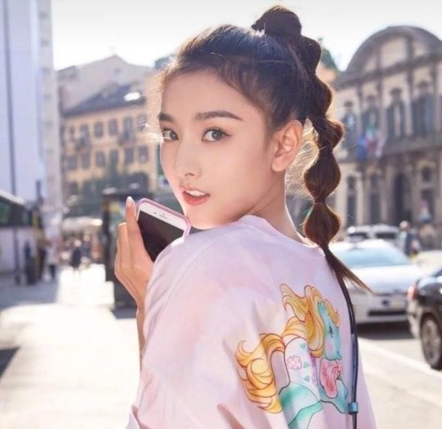  『线会』发际线高的女生,别总扎这3种发型,否则发际线会悄悄“上移”!