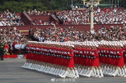 70年国庆大阅兵上的震撼瞬间