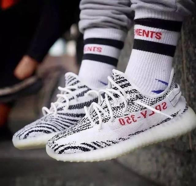 发售:限制区域?Yeezy 350白斑马疑仅为"亚洲限定"补货发售!