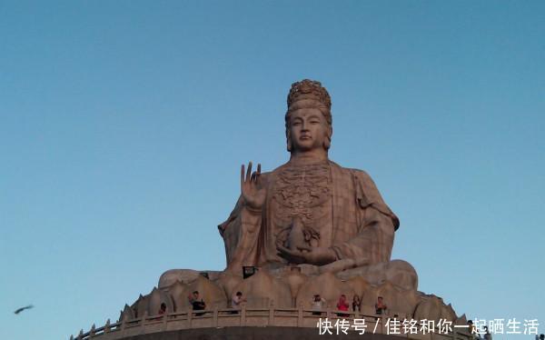  [跻身]我国一个发展速度极快的城市, 成立不足30年跻身全国20强