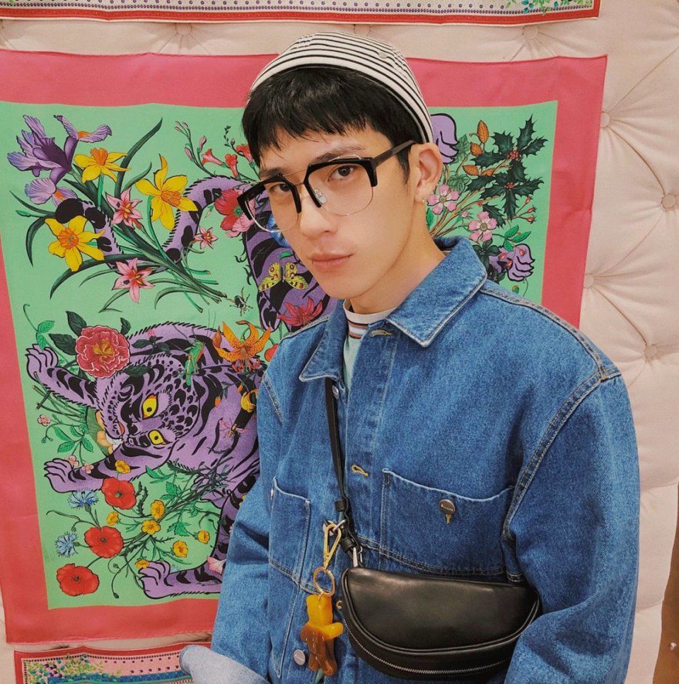 他和你男人一样只穿基本款，为啥他这么时髦?